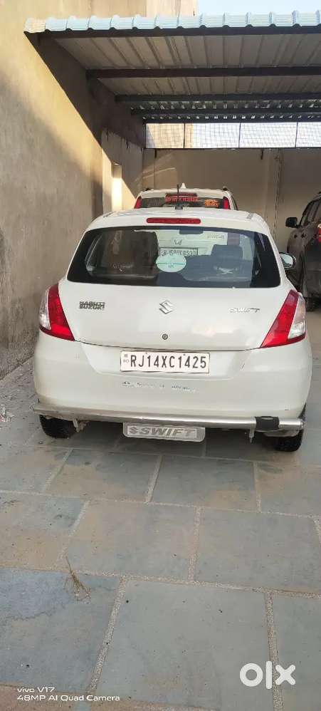 Maruti Suzuki Swift Lxi 2017