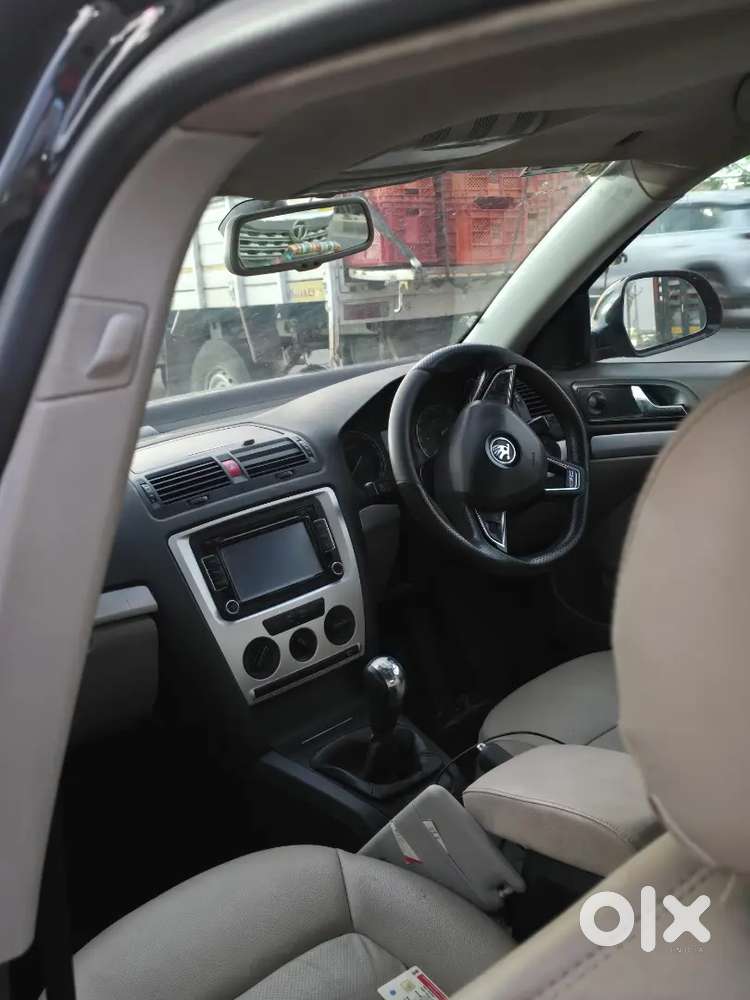 Skoda Laura 2009, Ambiente 1.9pd Diesel Manual