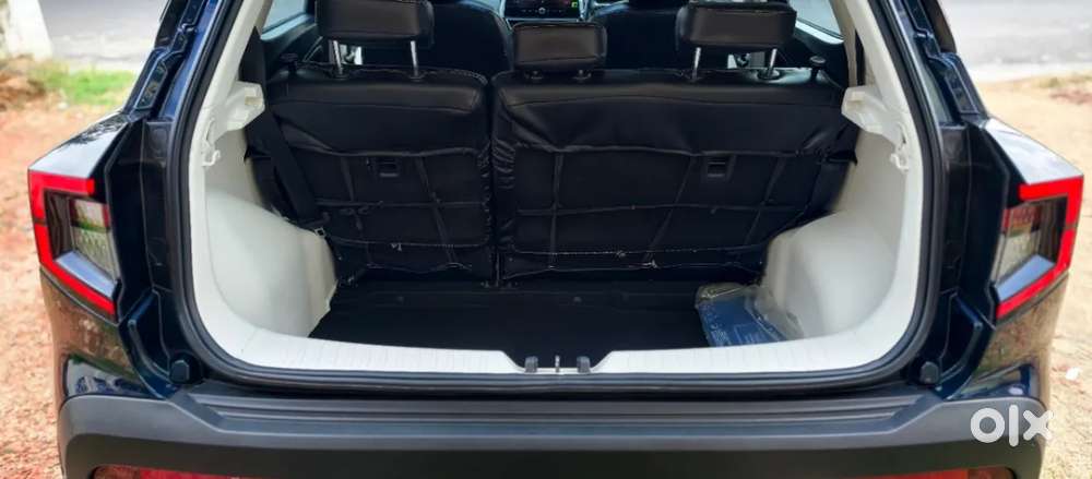 Mahindra Xuv 3xo Ax5 Pm Mt, 2024, Petrol