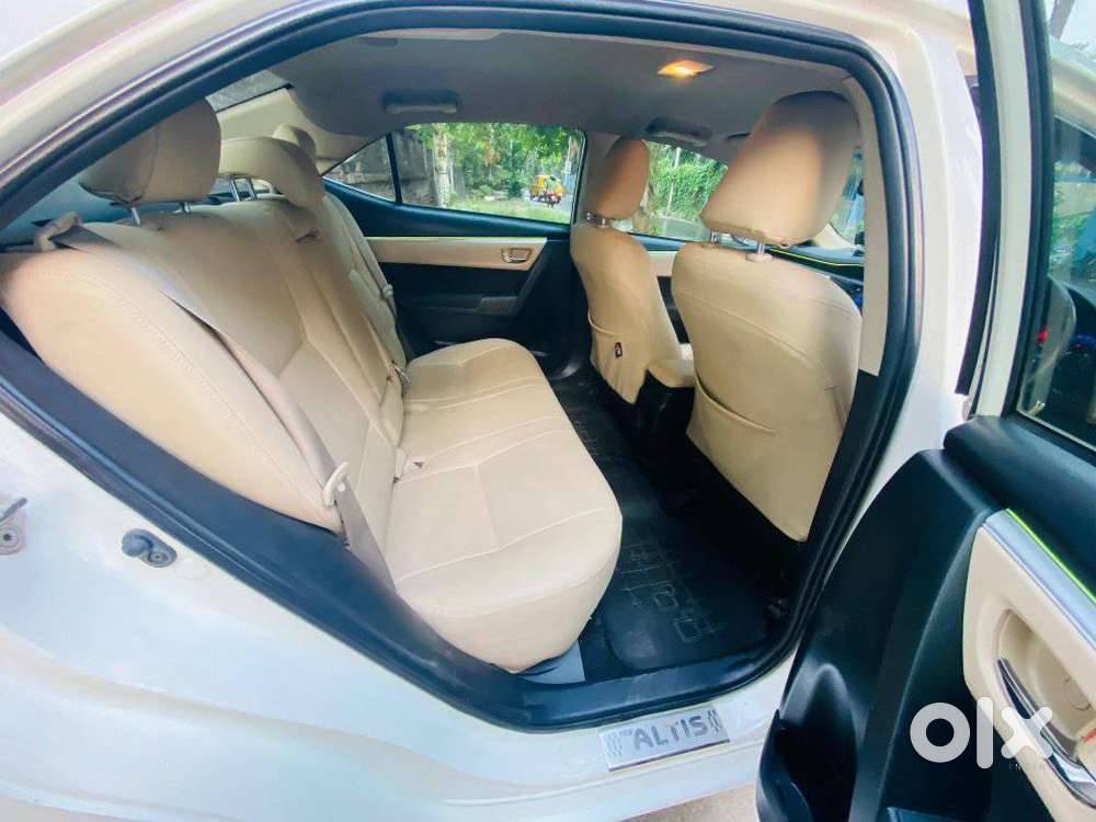 Toyota Corolla Altis 1.8g Limited, 2016, Petrol