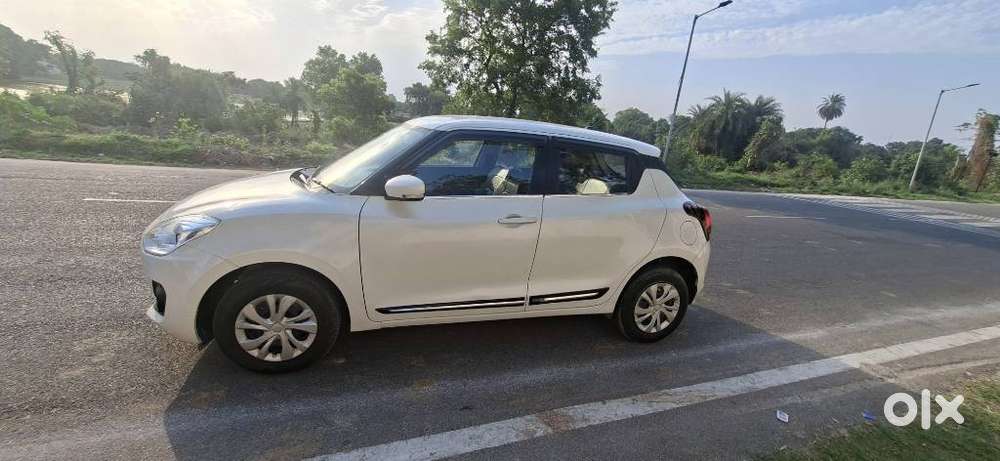 Maruti Suzuki Swift Vxi + Manual, 2023, Petrol