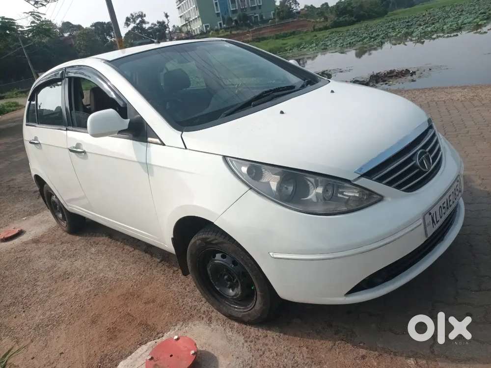 Indica Vista New Battery 2 Tire 80% 2 Tyre 50%