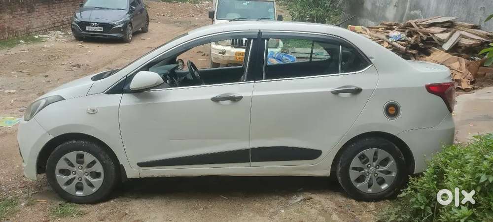 Hyundai Xcent 2014 5-speed Manual Base