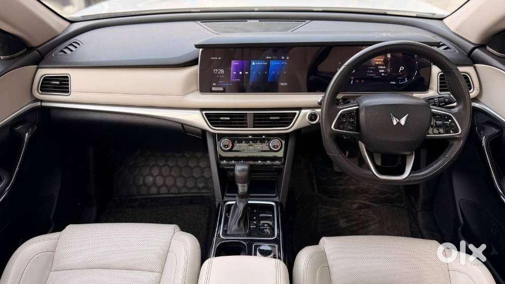 Mahindra Xuv700 2.2 Ax 7 Diesel At Luxury Pack Str, 2022, Diesel