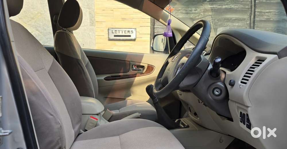 Toyota Innova 2.5 V 8 Str, 2014, Diesel