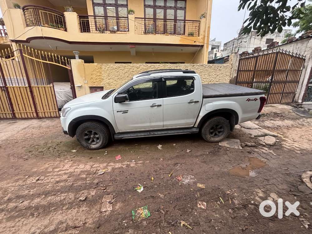Isuzu D-max V-cross 2025