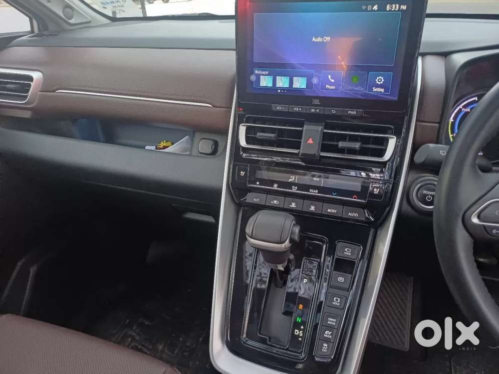 Toyota Innova Hycross 2.0 Zx (o) Hybrid 7 Str, 2024, Petrol