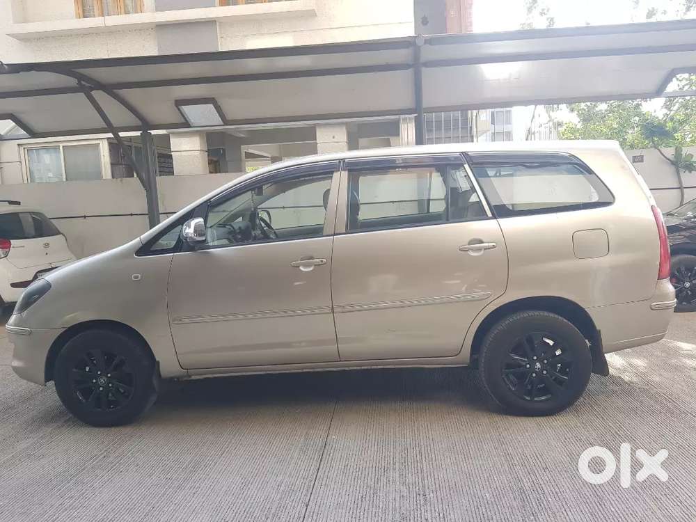Toyota Innova 2.5-g