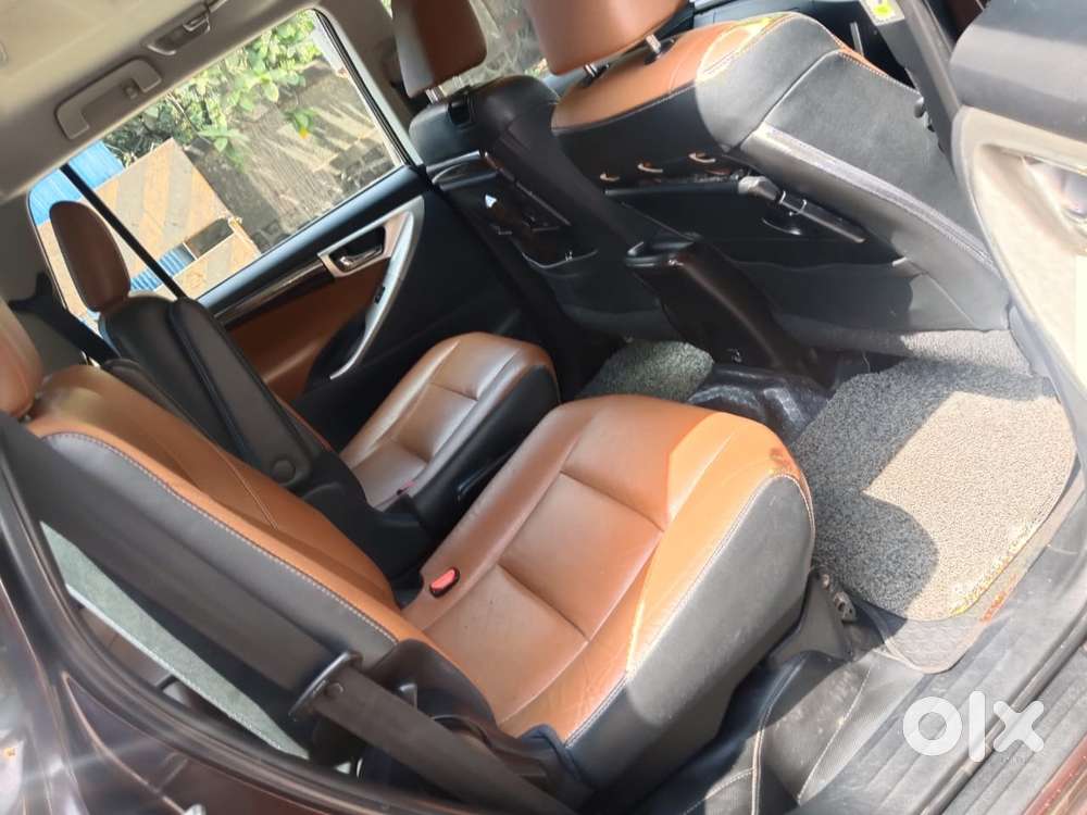 Toyota Innova Crysta 2.8 Zx At 7 Seater, 2017, Diesel