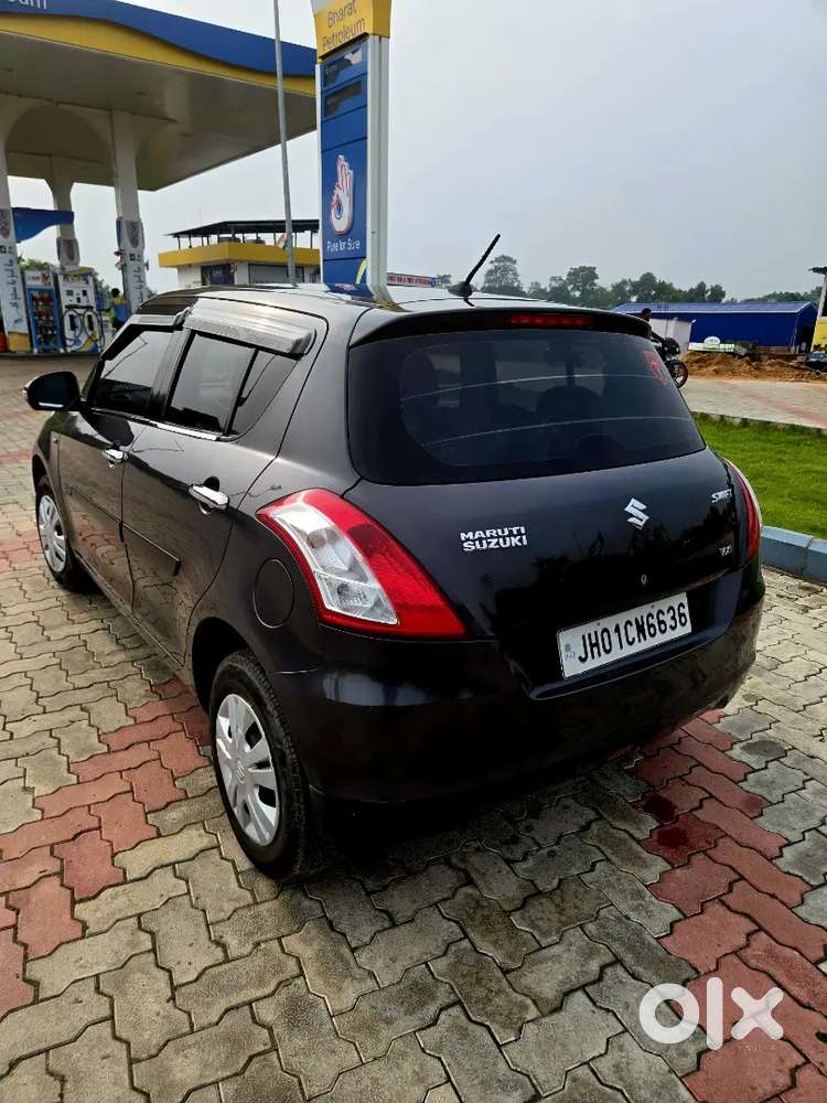 Maruti Suzuki Swift 2017 Vxi 4200 Km 1st Owner