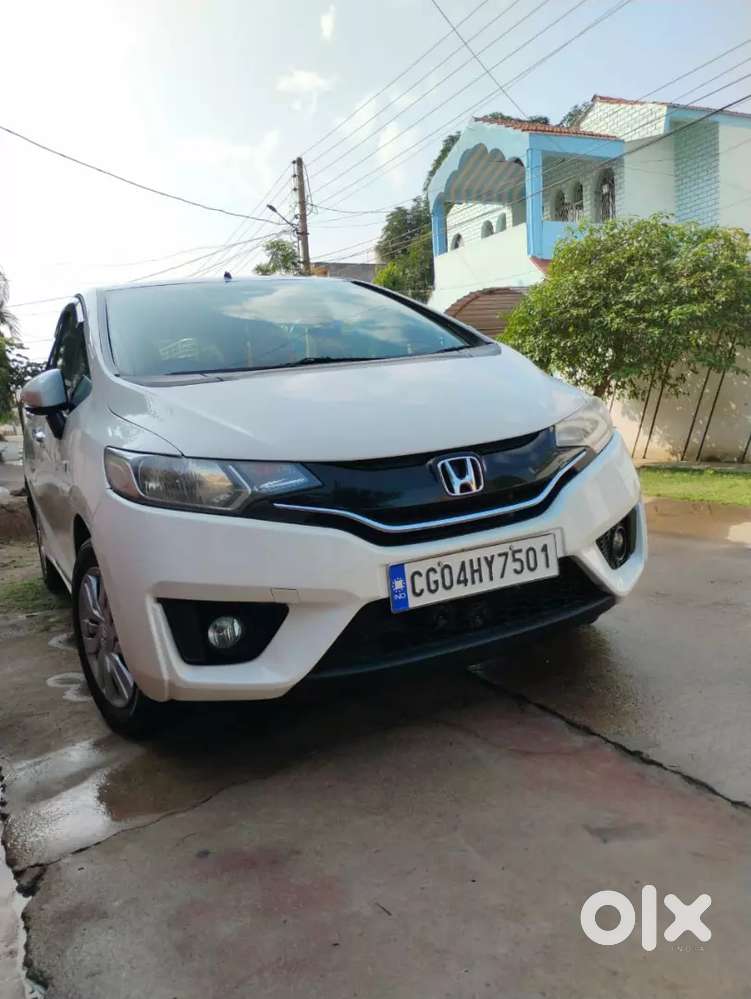 Honda Jazz 2015 30kmpl Milege