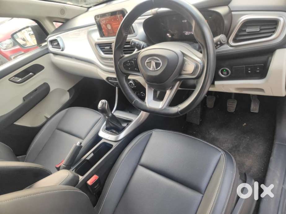 Tata Altroz Xz Plus (o) (s) Icng, 2023, Petrol