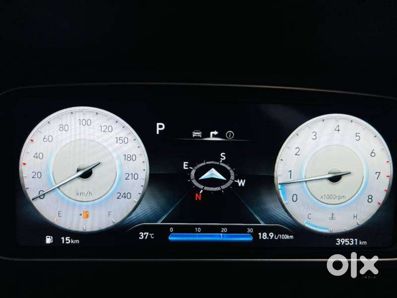 Hyundai Alcazar 2.0 Signature (o) Petrol At 6 Str, 2022, Petrol