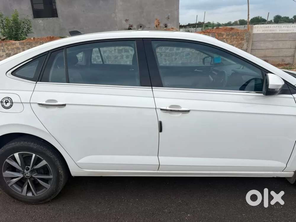 Skoda Slavia Style 1.0l Tsi At, 2022, Petrol