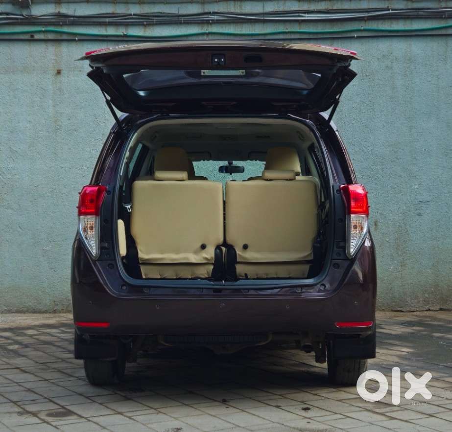 Toyota Innova Crysta [2020-ongoing] 2.4 Gx At 8 Str, 2020, Diesel