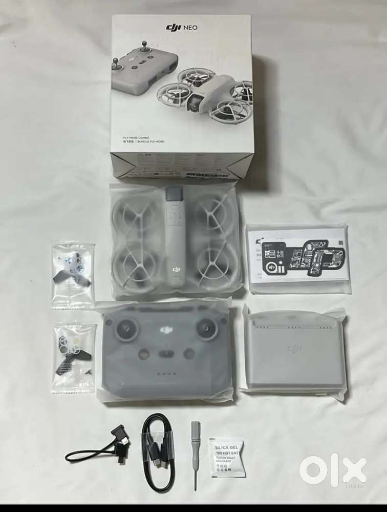 DJI Neo Fly More Combo