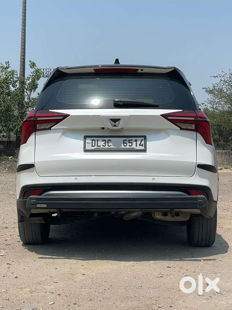 Mahindra Xuv700 Ax 5 Petrol Mt 7 Str (e), 2022, Petrol