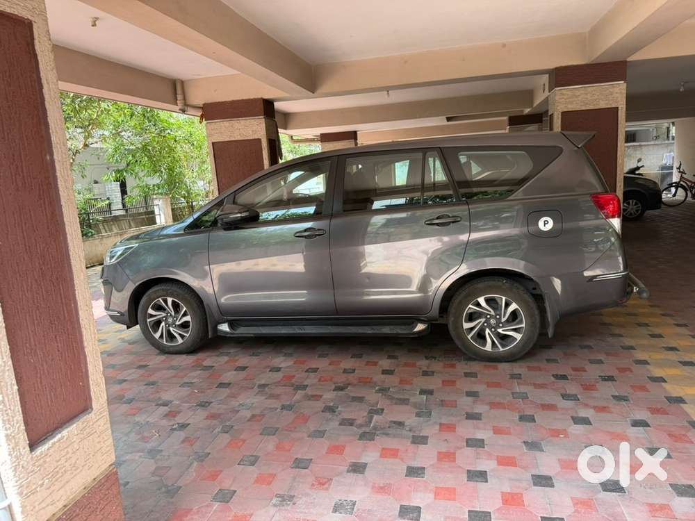 Toyota Innova Crysta 2023 Edition 8 Str