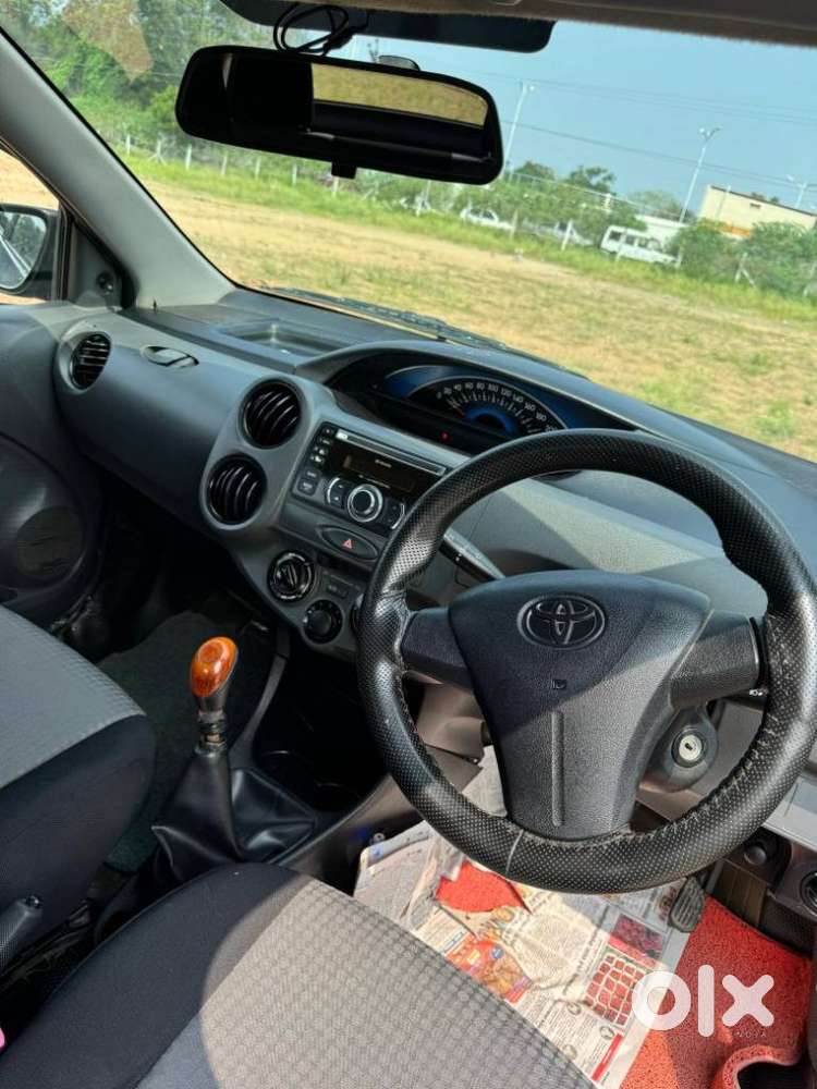 Toyota Etios Liva 2013-2014 G, 2013, Petrol