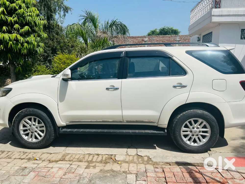 Toyota Fortuner 2013