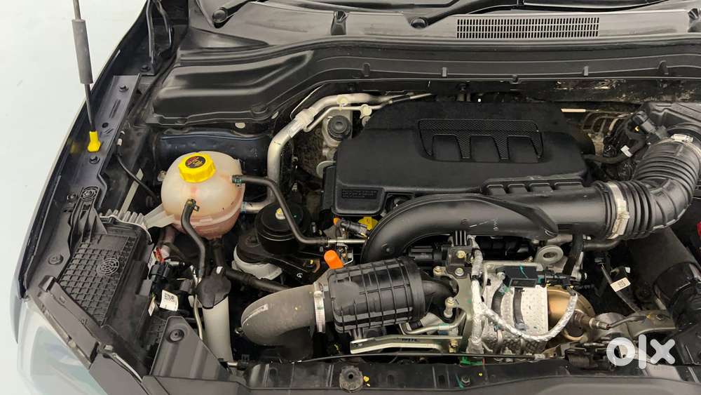 Mahindra Xuv 3xo Ax7l 1.2 Petrol At (pg), 2025, Petrol