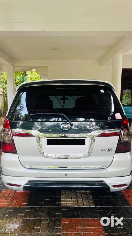 Toyota Innova 2012