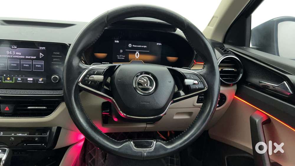 Skoda Slavia Style 1.0l Tsi At, 2022, Petrol