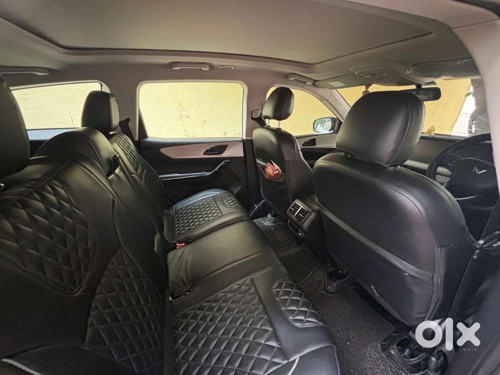 Mahindra Xuv700 2023 Diesel Well Maintained