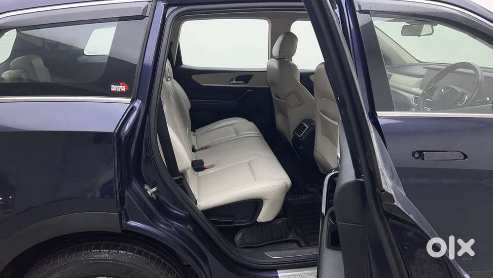 Mahindra Xuv700 2.0 Ax 7 Petrol At Str, 2022, Petrol