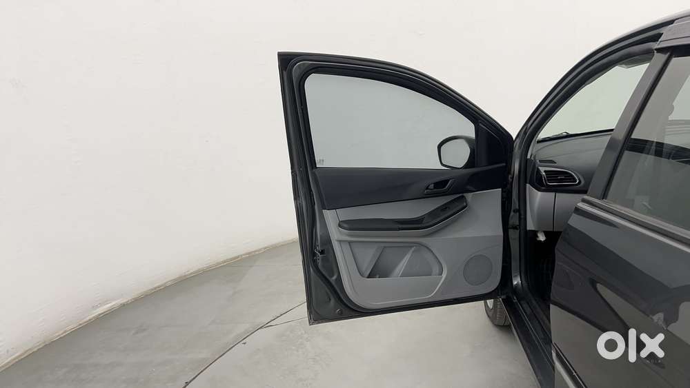 Tata Tiago 1.2 Revotron Xta, 2023, Petrol