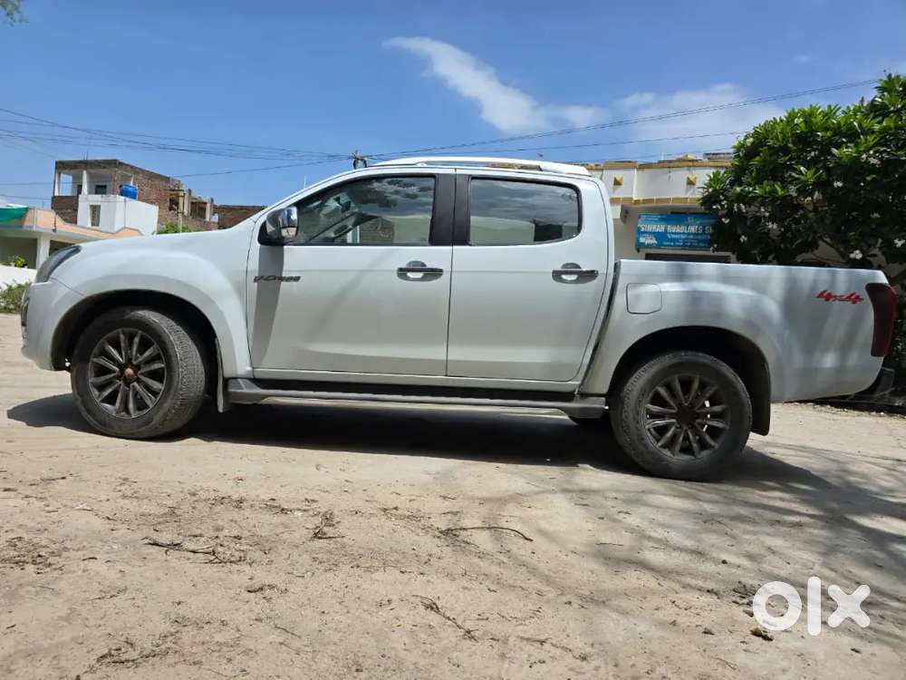 Isuzu V Cross 4×4 , No Time Pass,  Fix Price
