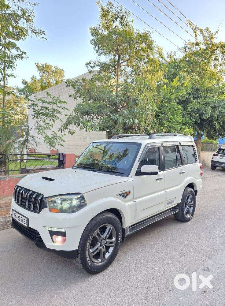 Mahindra Scorpio S8, 2015, Diesel