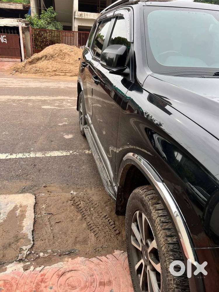 Mahindra Scorpio-n 2.0 Z8 Petrol Mt 7 Str, 2023, Petrol