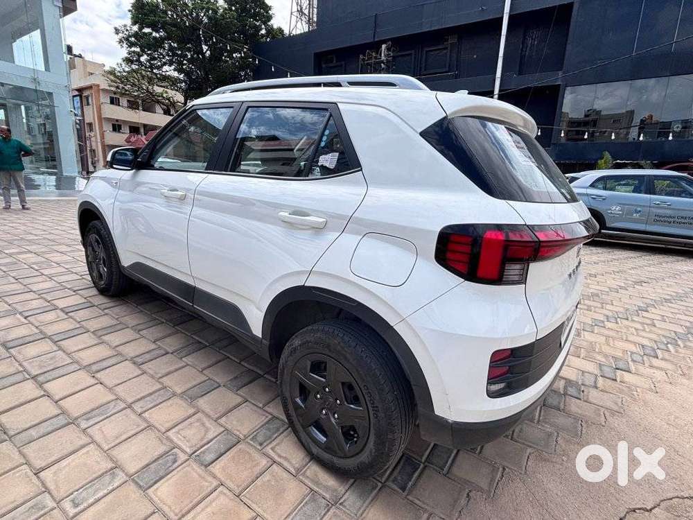Hyundai Venue S 1.2 Petrol, 2023, Petrol