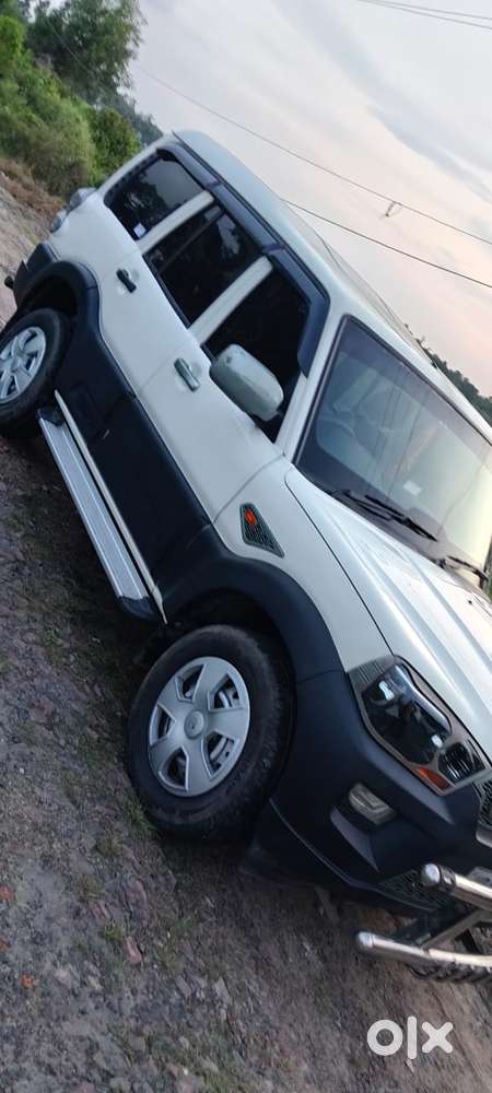 Mahindra Scorpio S4, 2016, Diesel