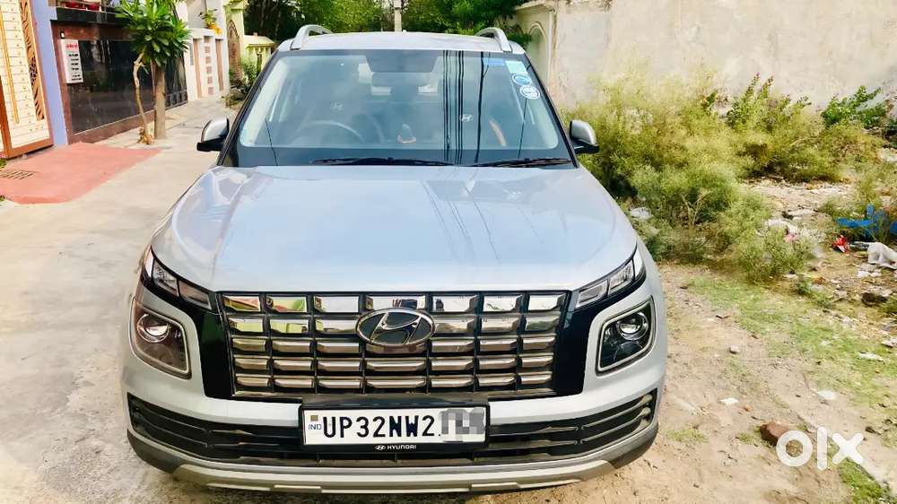2023 Hyundai Venue Petrol Manual With 12800 Km