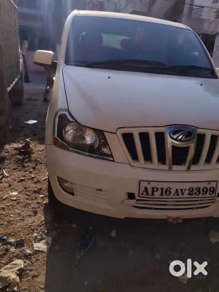 Mahindra Xylo 2011