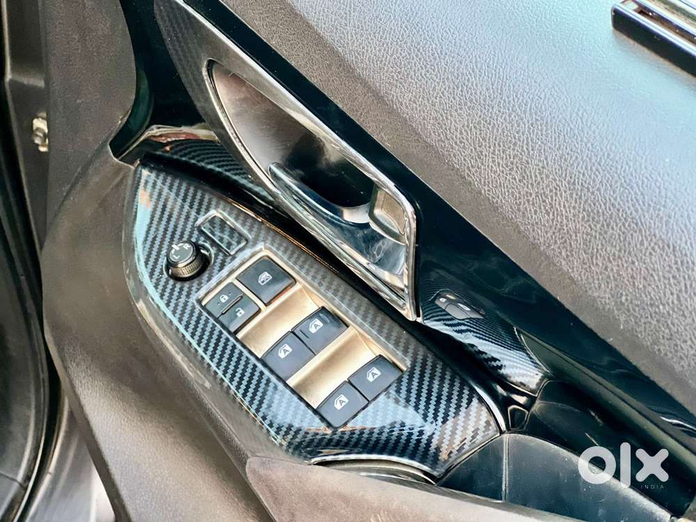 Toyota Innova Crysta 2.4 V 8 Str, 2017, Diesel