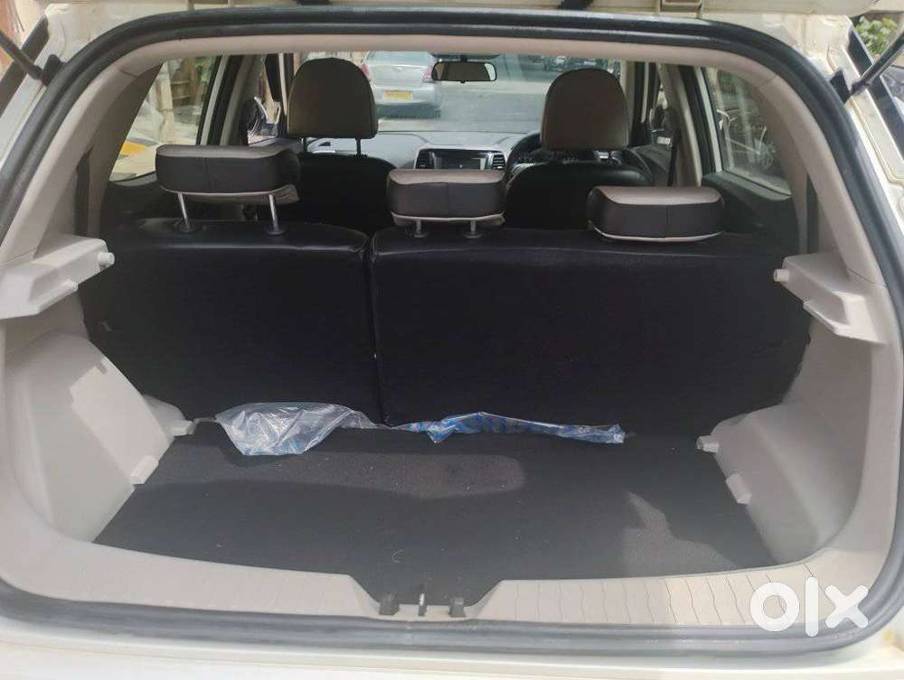 Mahindra Xuv300 W8, 2020, Petrol