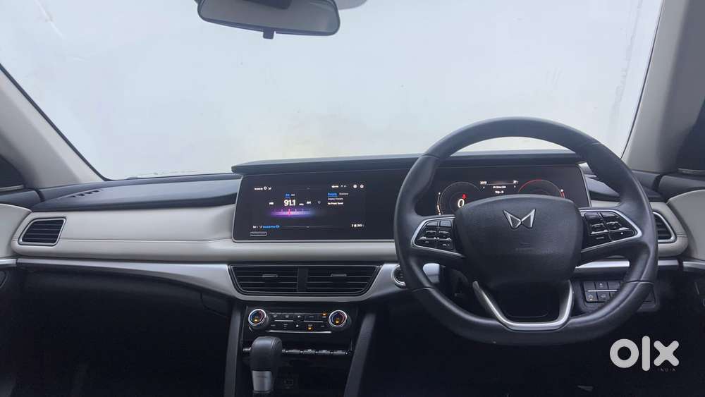 Mahindra Xuv700 2.2 Ax 7 Diesel At Str, 2023, Diesel