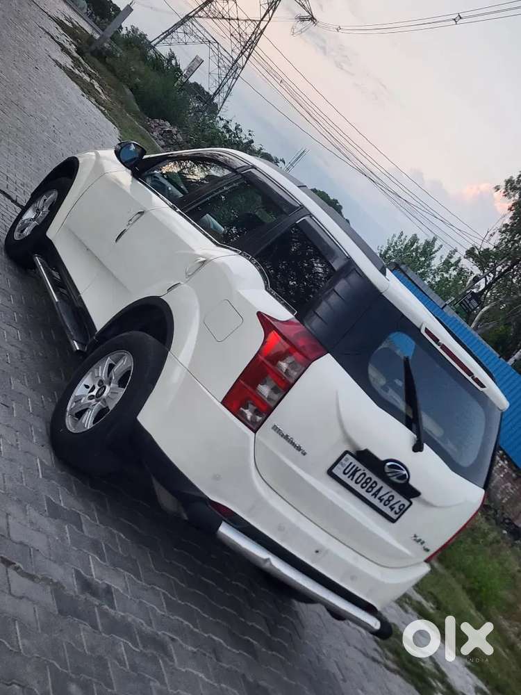 Mahindra Xuv W8
Airbags 
Central Lock 
Cruise Control
Allow Wheels