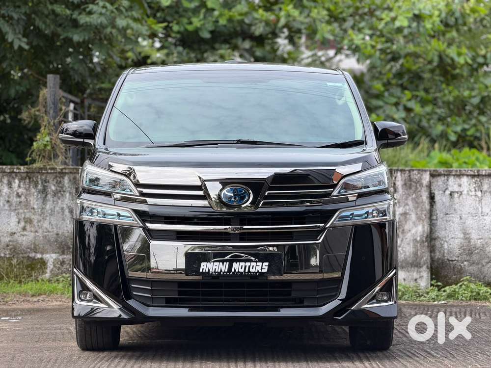 Toyota Vellfire 2.5 Executive Lounge, 2023, Cng & Hybrids