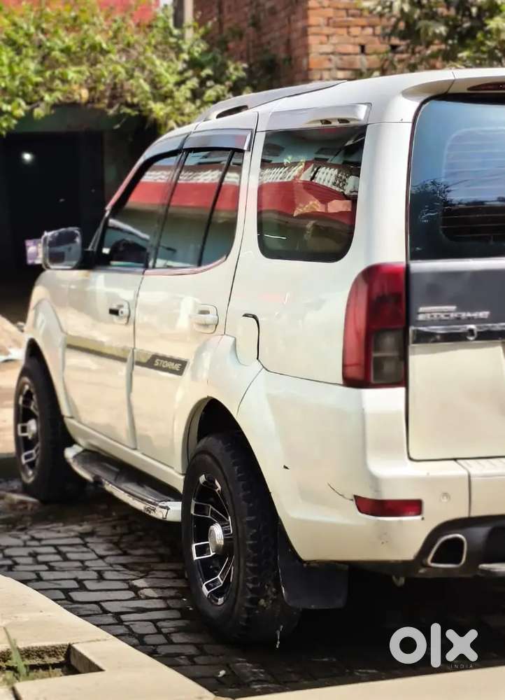 Tata Safari Storme 2013 Diesel 92000 Km Driven