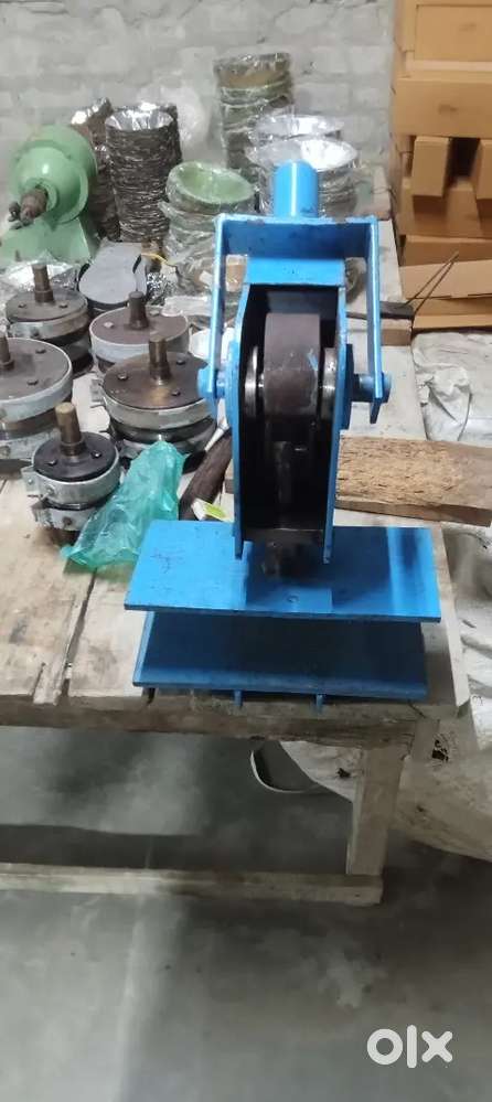 Slippers making machine