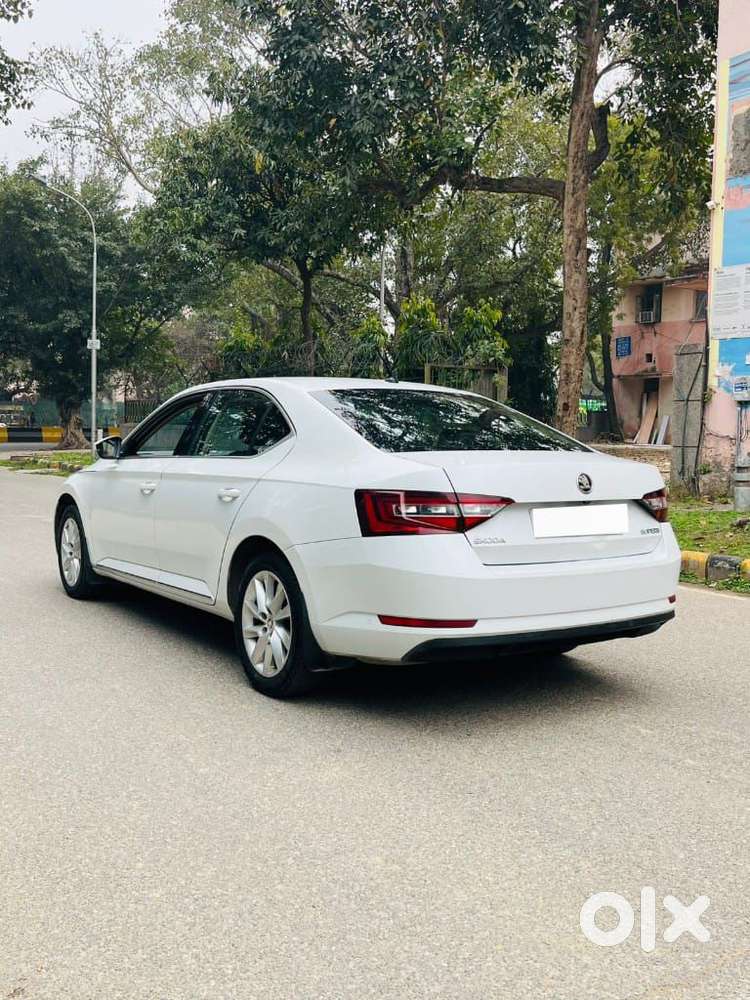 Skoda Superb L&k 2.0 Tdi At, 2019, Petrol
