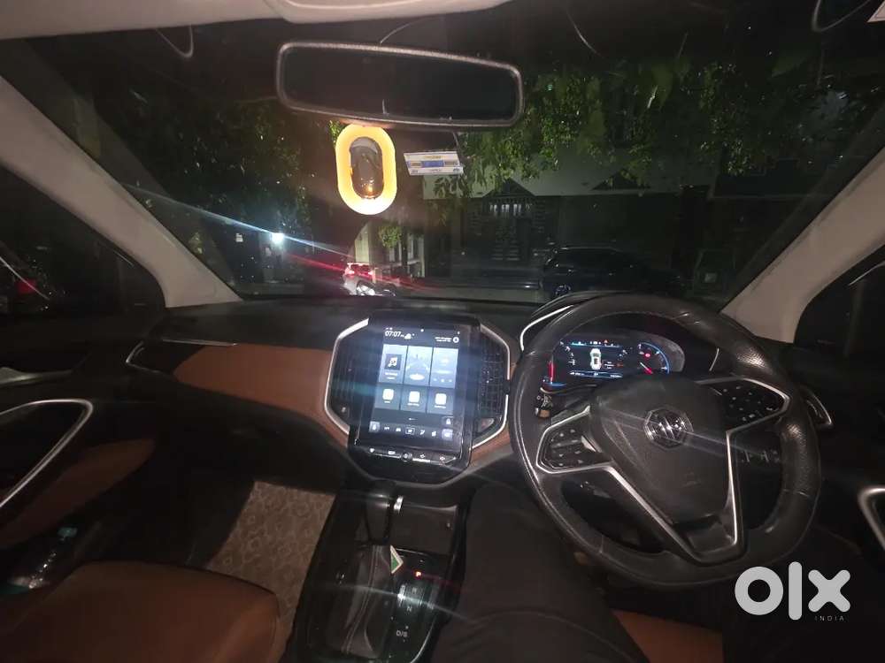 Mg Hector Toped Variant