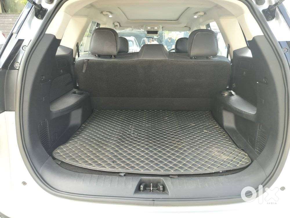 Mahindra Xuv700 2.0 Ax 5 Petrol At Str, 2022, Petrol
