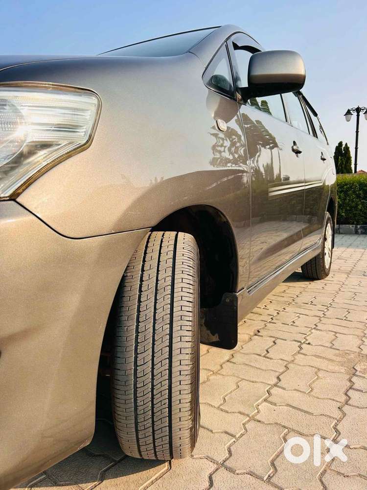 Toyota Innova 2.5 G (diesel) 8 Seater, 2012, Diesel