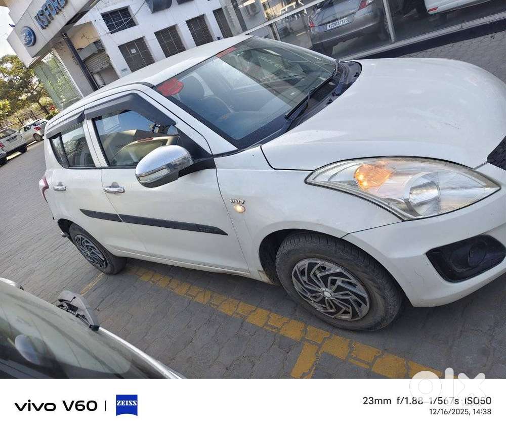 Maruti Suzuki Swift Lxi Optional-o, 2016, Petrol