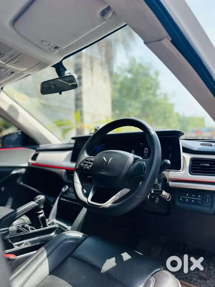 Mahindra Xuv700 2023 Diesel 56000 Km Driven